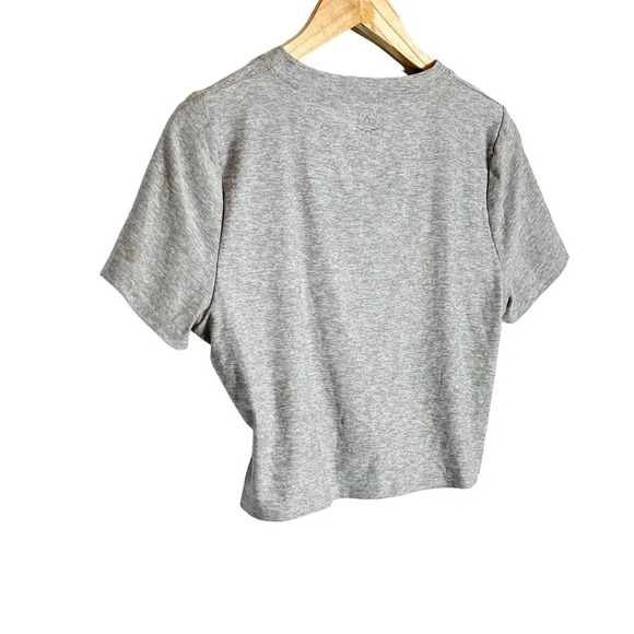 Beyond Yoga | Featherweight Under Over Cropped Tee Shirt Ultra Soft Gray - Picture 6 of 10